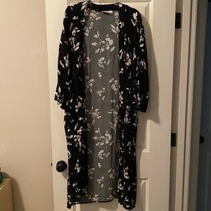 CJLA black floral kimono - Size S